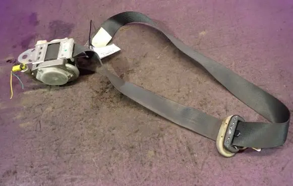 Nissan Versa Front seatbelt 2027833-AC