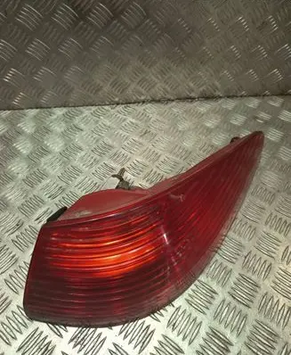 Peugeot 607 Rear/tail lights 2543d