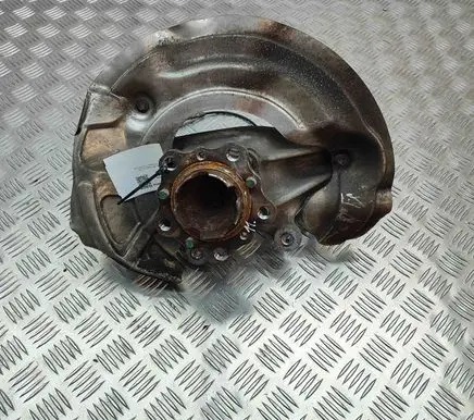 BMW M4 F82 F83 Front wheel hub 2284743