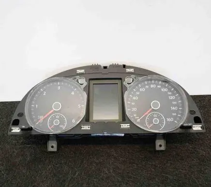 Volkswagen PASSAT B7 Speedometer (instrument cluster)