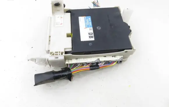 Toyota Yaris Central body control module 892210D470 MB2380009281 8273052K40