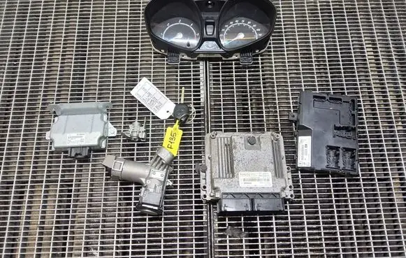 Ford Turneo Courier Engine ECU kit and lock set MT7112A650AG HA6A12B684ACA