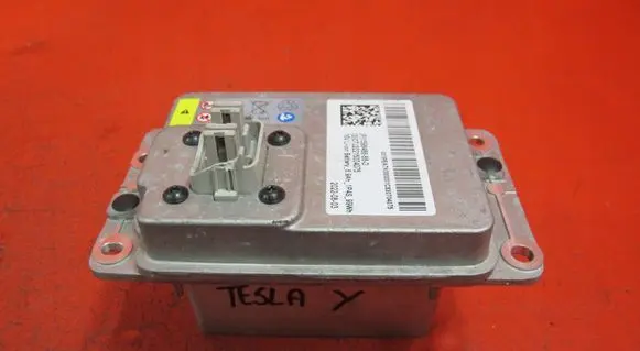 Tesla Model Y Battery control module 159848688D