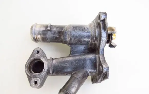Volvo V40 Thermostat BM5G9K478AB