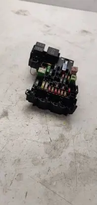 Volkswagen PASSAT B8 Fuse module 5Q0937615C