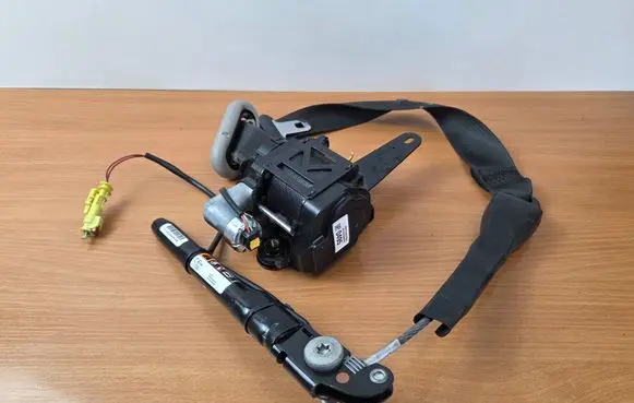 Opel Antara Front seatbelt 20TEH04957 0495