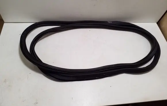 Trunk rubber seal (body)