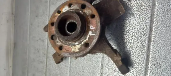 Opel Zafira A Front wheel hub