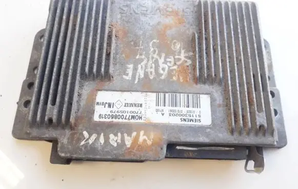 Renault Megane I Engine control unit/module 7700105979 S115300203A
