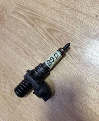 Volkswagen PASSAT B5.5 Fuel injector 0414720216 038130073BA