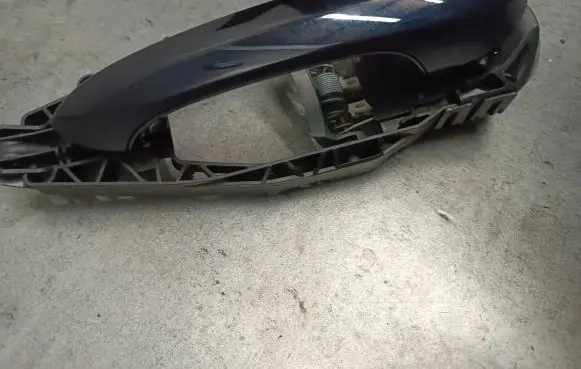 BMW X7 G07 Rear door exterior handle/bracket 8492016