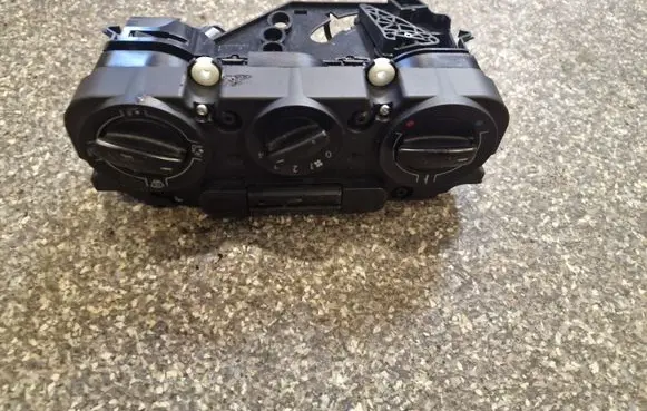 Volkswagen Caddy Climate control unit