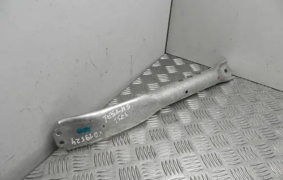 Tesla Model S Other center console (tunnel) element 105780600E02 VD19524
