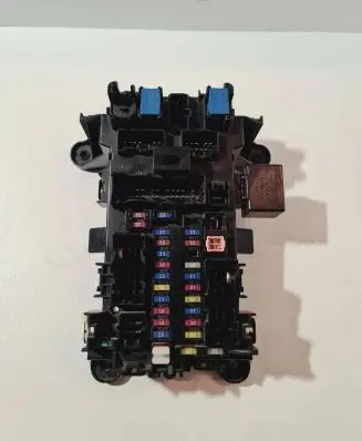 Suzuki Grand Vitara II Fuse module 09176I25 64J2