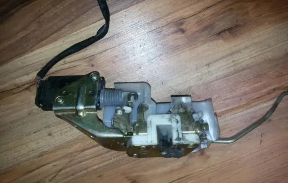 Front door lock