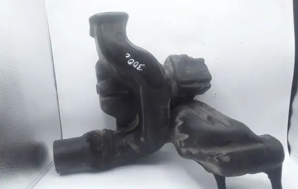 Chrysler 300 - 300C Intake resonator 04591871AB