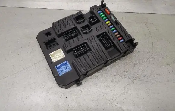 Citroen C8 Fuse module 9659285280