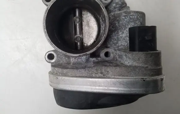 Volkswagen Polo Throttle valve 036133062N