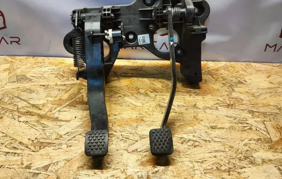 Opel Karl Brake pedal 42388890