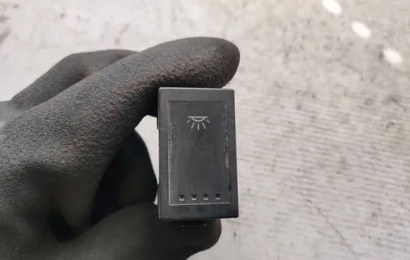 Windscreen/window heater switch