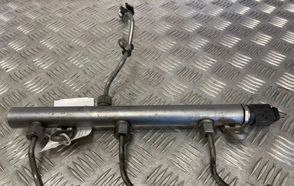 Mercedes-Benz ML W166 Fuel main line pipe A6420703095001