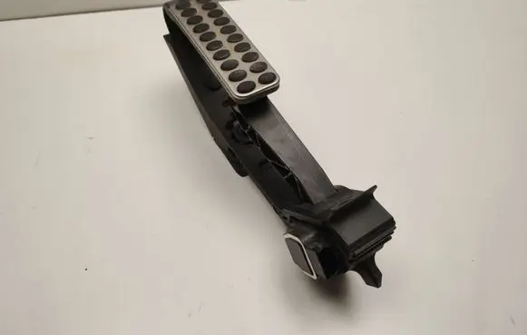Mercedes-Benz CL C216 Accelerator throttle pedal A2203000304