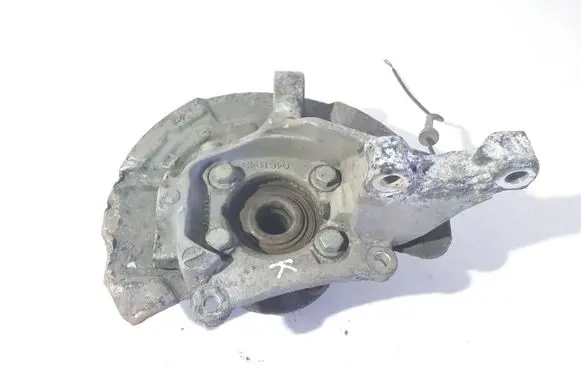 Volvo V70 Front wheel hub 9461942