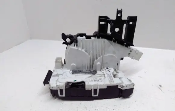Mercedes-Benz CLA C117 X117 W117 Front door lock A0997202401