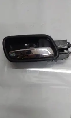 Honda CR-V Front door interior handle T1G