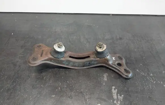 BMW 5 E34 Gearbox mounting bracket 23711130775