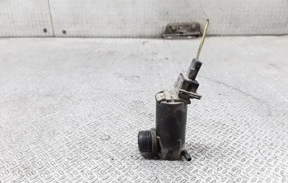 Toyota RAV 4 (XA20) Windscreen/windshield washer pump