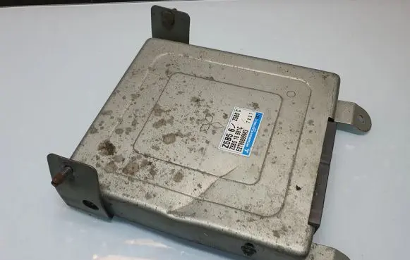 Mazda 323 F Engine control unit/module Z5B518881C E2T86886M3 Z5B56