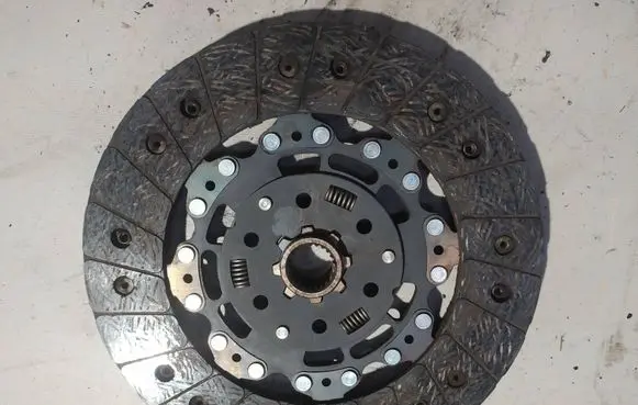 Volkswagen Bora Clutch pressure plate 324055910
