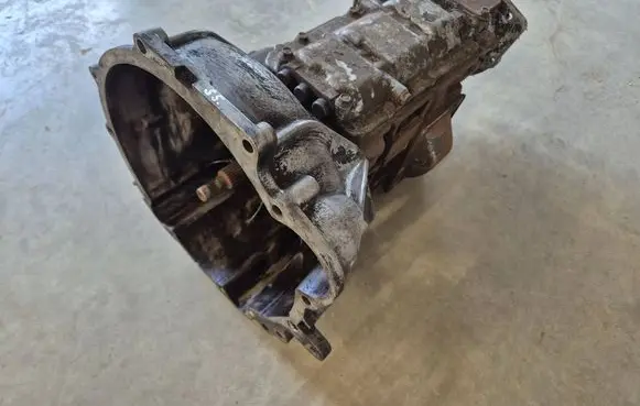 Mitsubishi Pajero Sport I Manual 5 speed gearbox ME580819