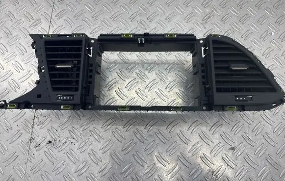Seat Leon (5F) Dash center air vent grill 5F1819110D