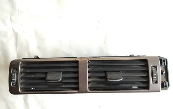 Audi A6 S6 C5 4B Dash center air vent grill 4B1820951