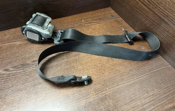 Mercedes-Benz Vito Viano W639 Front seatbelt 5439D