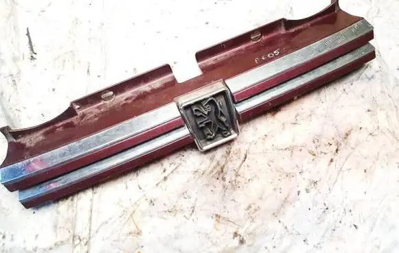 Peugeot 605 Front grill