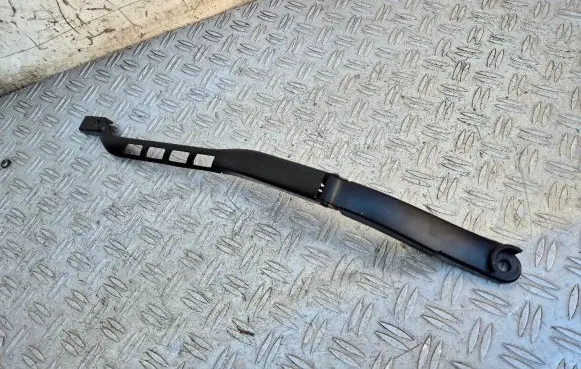 Mercedes-Benz ML W166 Front wiper blade arm A1668200240