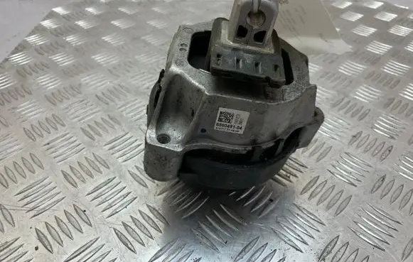 BMW 7 G11 G12 Engine mount bracket 6860491