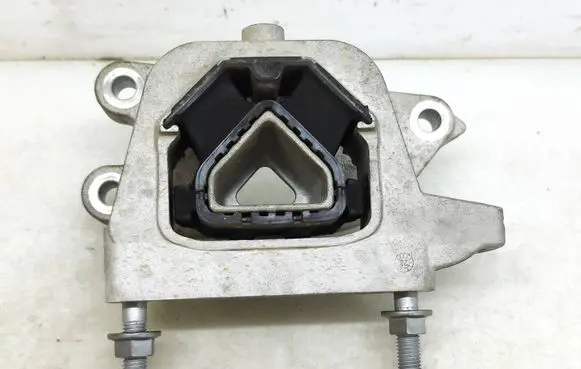Peugeot Partner III Engine mount bracket 9826533880 V105030101