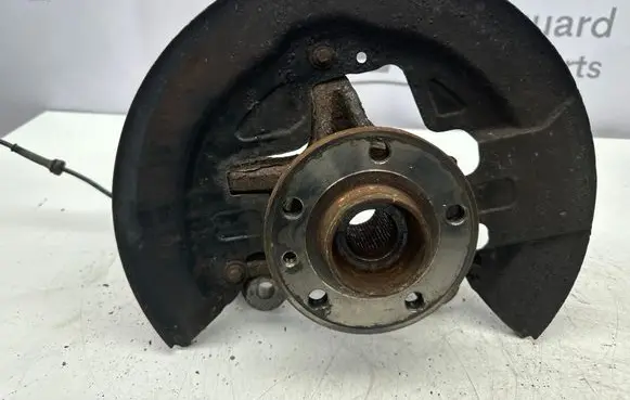 Volvo XC60 Front wheel hub spindle knuckle