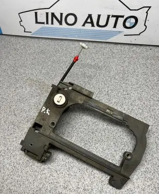 BMW 5 E39 Front door exterior handle/bracket 51218245353