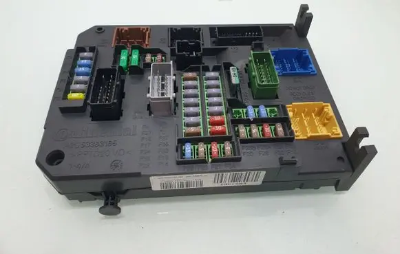Peugeot 508 Fuse module 966499238000