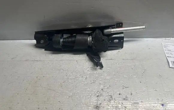 Volvo S80 Front seatbelt