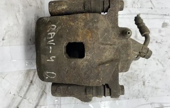 Toyota RAV 4 (XA20) Front brake caliper