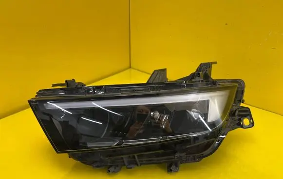 Opel Astra L Headlight/headlamp 9851881680