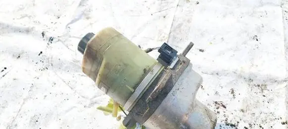 Ford Focus Power steering pump 4M513K514AD