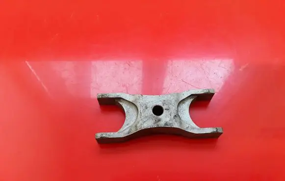 Skoda Superb B6 (3T) Fuel Injector clamp holder 03L216A