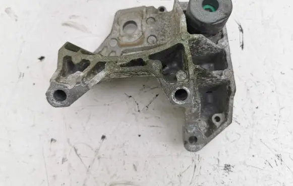 Volvo XC60 Engine mounting bracket 6G926F030BA 30681951